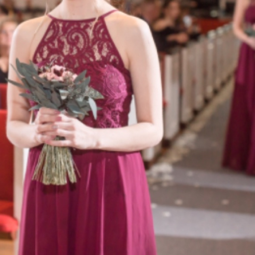 Size 0-2 David’s Bridal dress NWOT